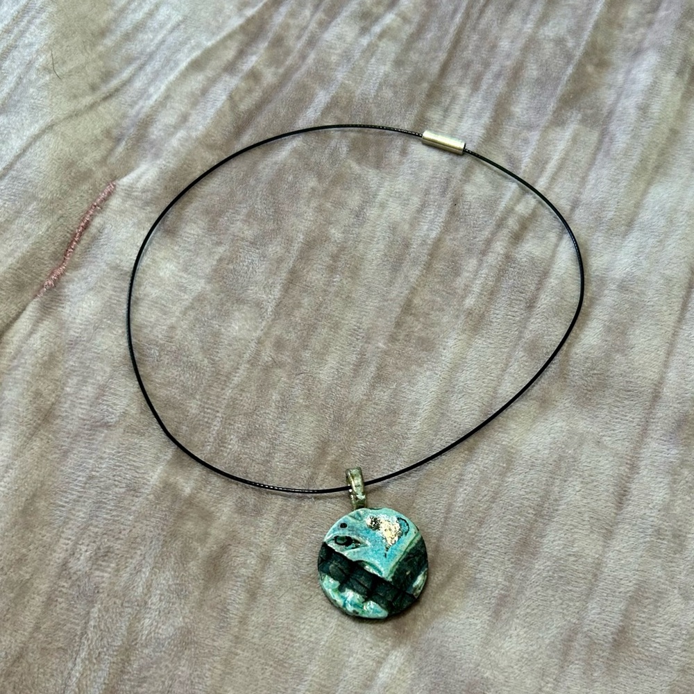 Elegant Black and Green Pendant Necklace